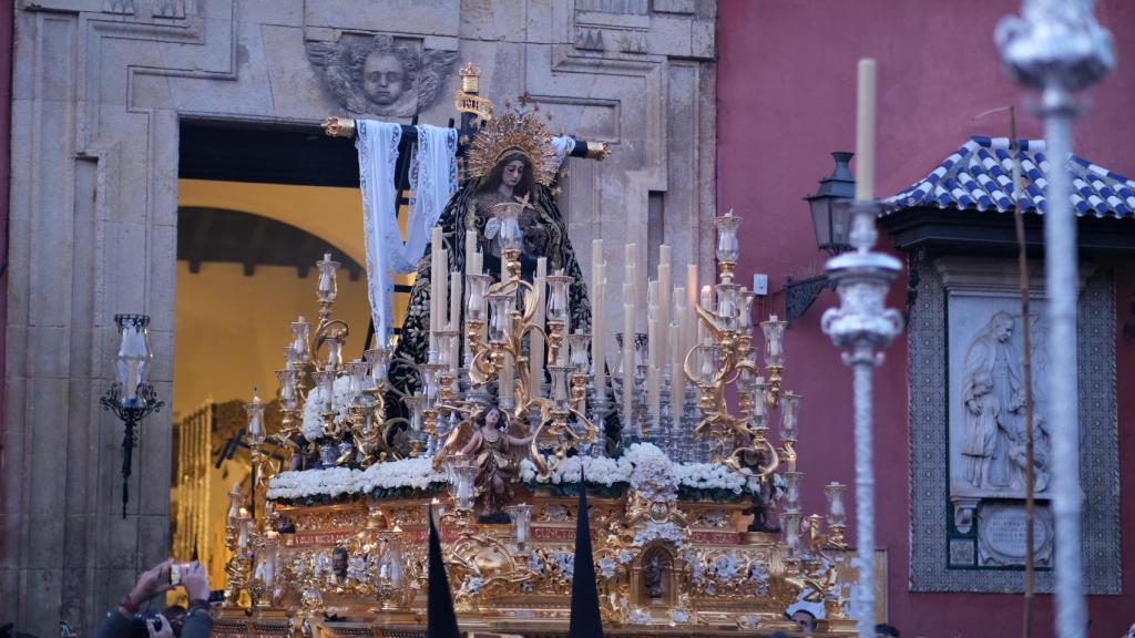 La Soledad de San Lorenzo en su salida