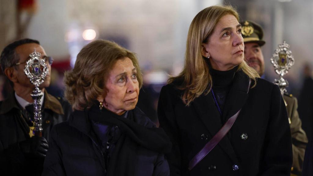 La reina Sofía y la infanta Elena durante la Semana Santa.