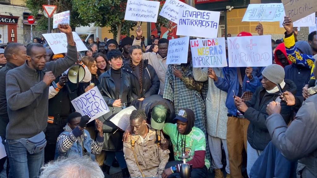 Los dos senegales agredidos el viernes 29 de marzo de 2024.