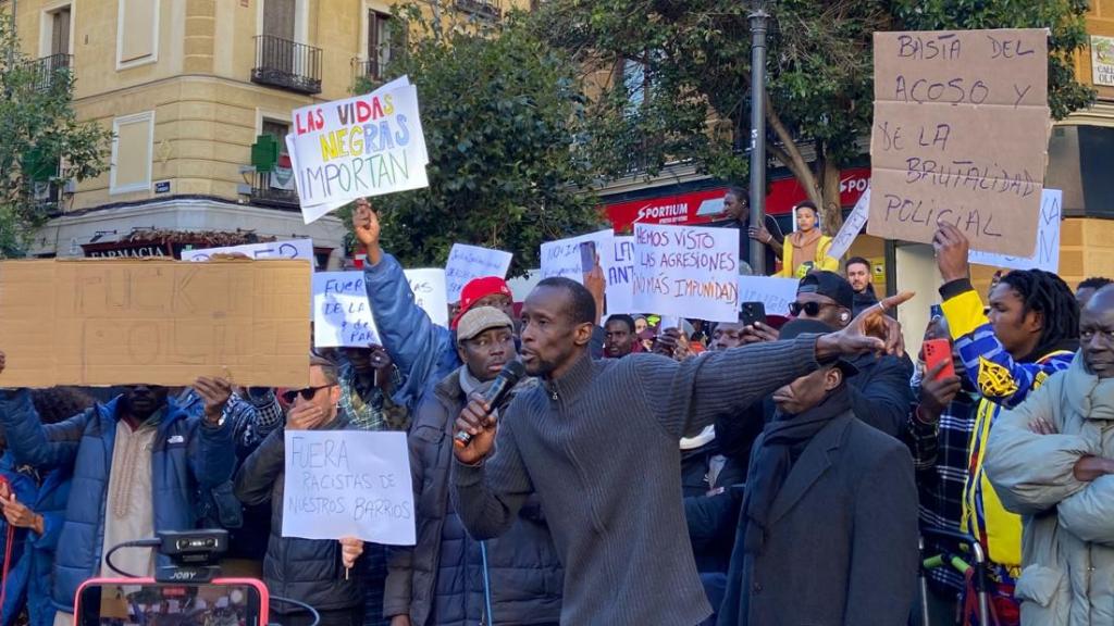 Serigne Mbayé en la manifestación.