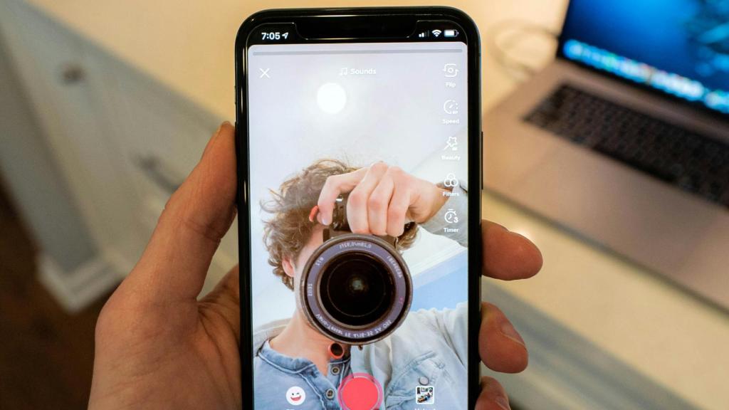 La estafa utiliza el gancho de TikTok y YouTube para atraer a las víctimas.