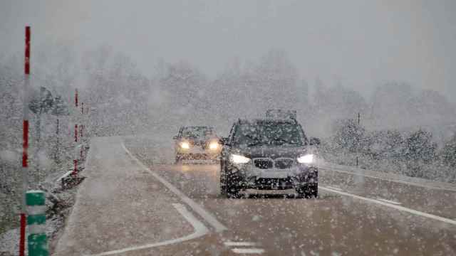 La nieve dificulta el tráfico en la provincia de León