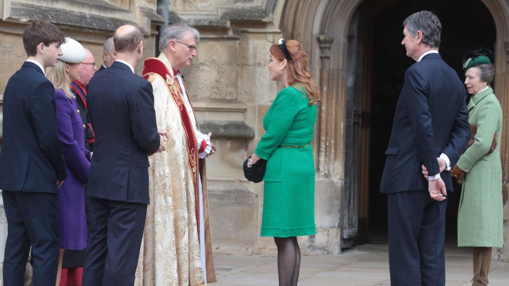 Los hermanos de Carlos III, Sarah Ferguson, Sophie de Edimburgo y su hijo en la misa de Pascua.