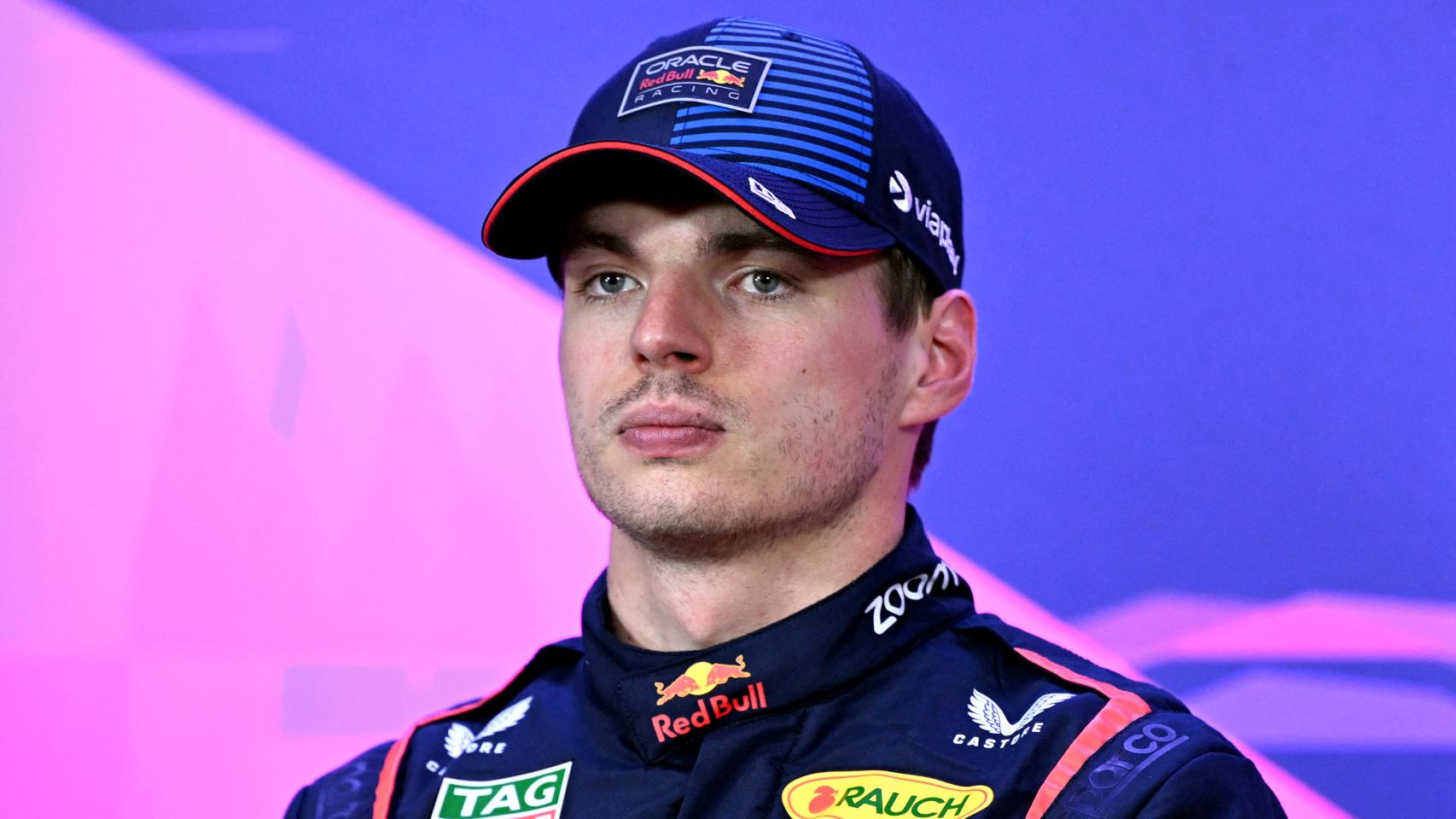 Verstappen, con rostro serio tras el Gran Premio de Australia de Fórmula 1.