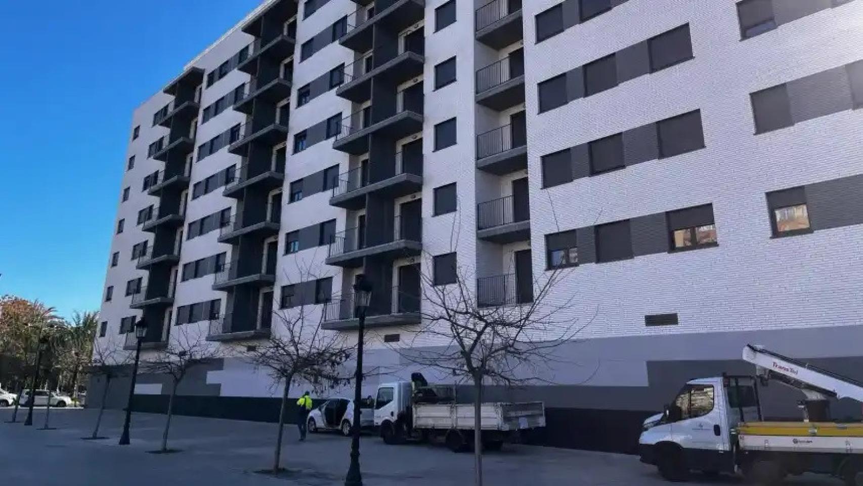 Edificio del barrio valenciano de Safranar propiedad del Ayuntamiento. EE