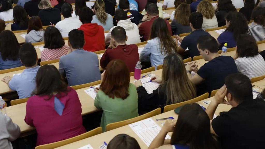 Futuros funcionarios.