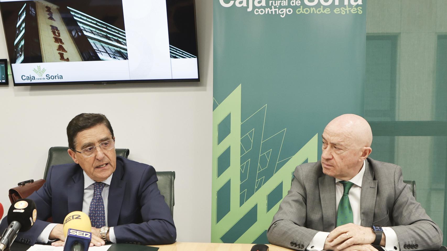 El presidente y el director general de Caja Rural de Soria, Carlos Martínez y Domingo Barca