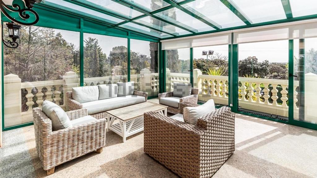 Imagen de la terraza de la vivienda que vende José Luis Moreno.