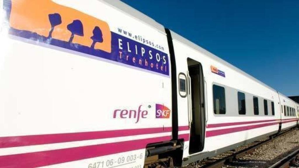 Tren de Renfe y SNCF cuando operaban conjuntamente.