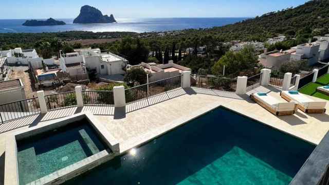 Vistas al mar desde una villa en Sant Josep de sa Talaia (Ibiza).