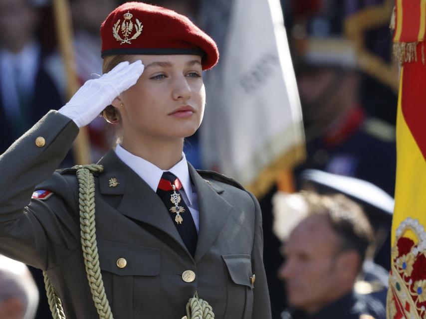 El documental repasa su vida haciendo hincapié en la formación militar.