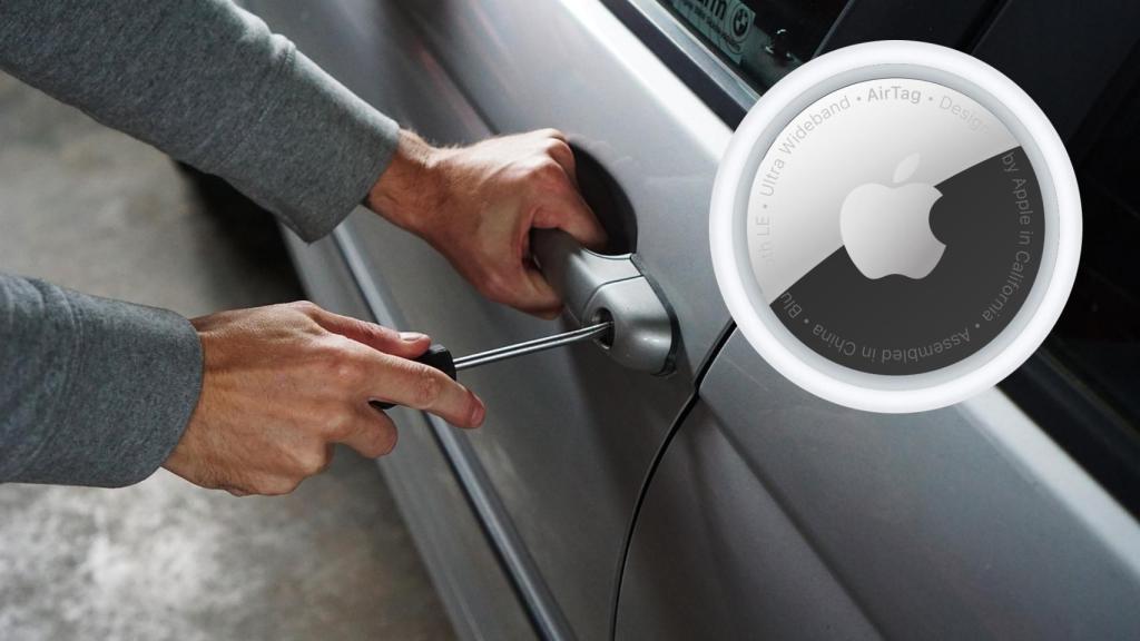 Montaje de una persona robando un coche y un AirTag de Apple.
