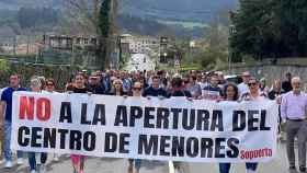 Manifestación de vecinos de Sopuerta contra la instalación de un centro de 'menas'.