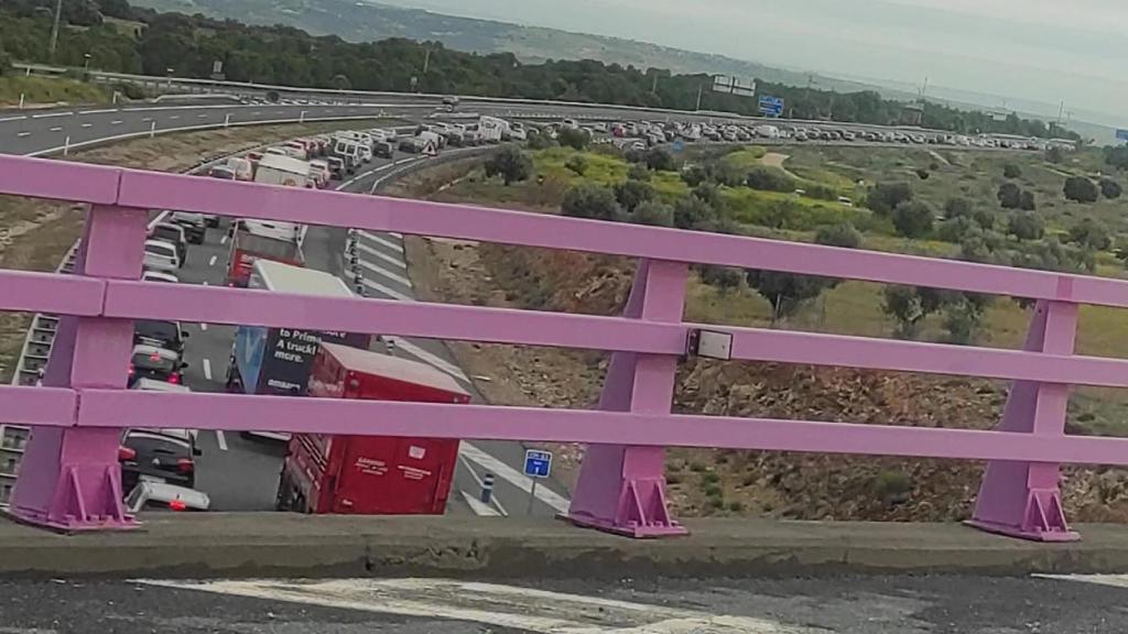 Retención provocada por el accidente de tráfico.