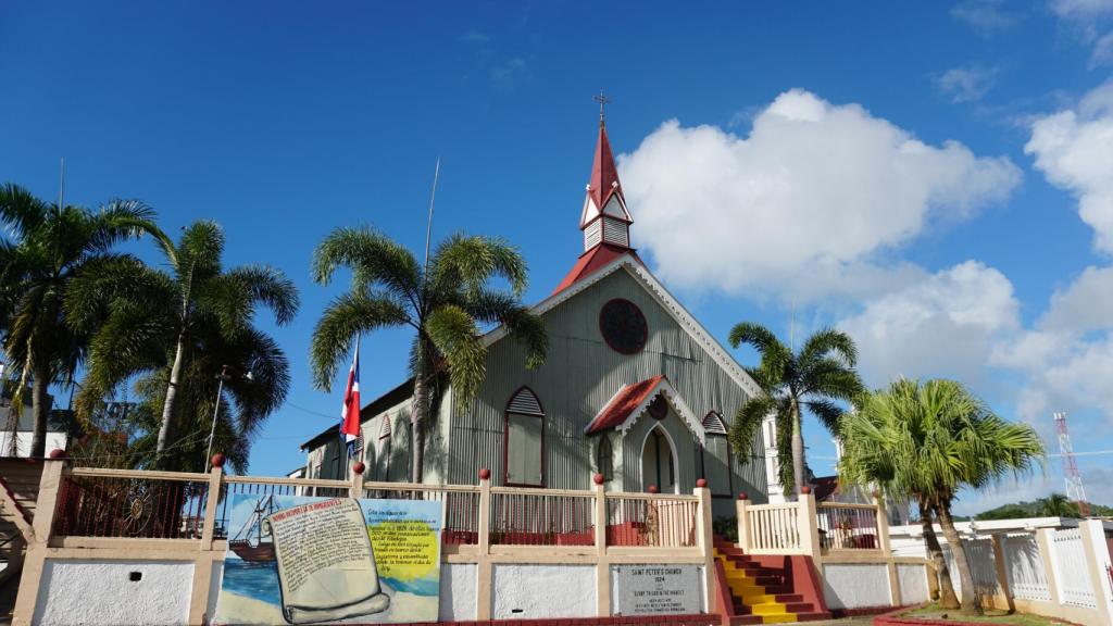 Iglesia Santa Barbará de Samaná, el edificio más antiguo de la ciudad.
