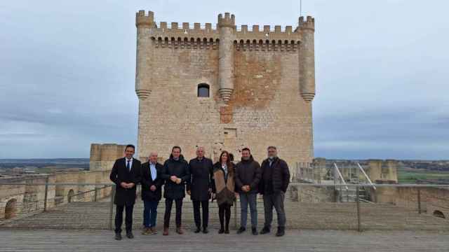 Imagen de la visita institucional al Castillo de Peñafiel