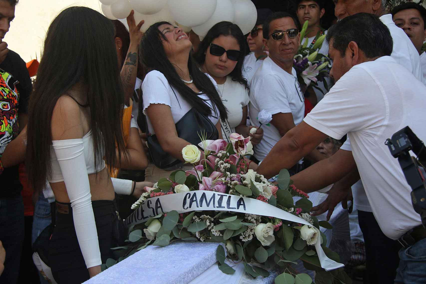 Familiares y amigos despidieron a Camila Gómez el pasado viernes en Taxco (México).