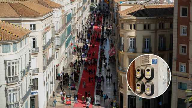 Una calle de Málaga y la pegatina de la polémica
