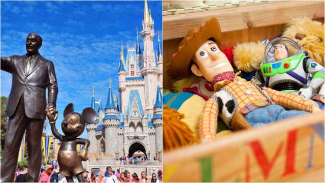 A la izquierda, Walt Disney y Mickey Mouse en el Disneyland de Orlando (Florida) y, a la derecha, juguetes de Toy Story.
