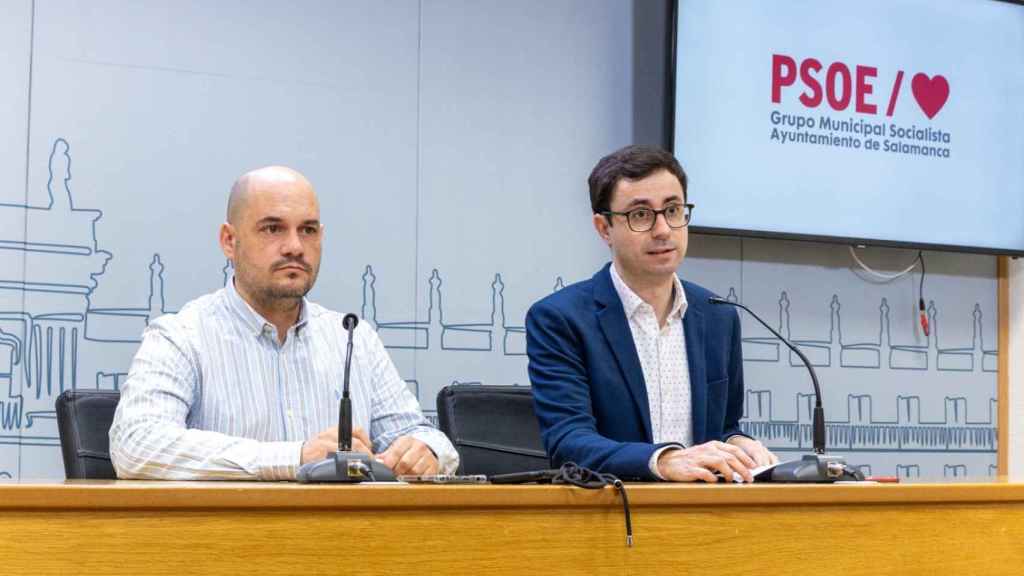 Los concejales socialistas Chema Collados y José Luis Mateos