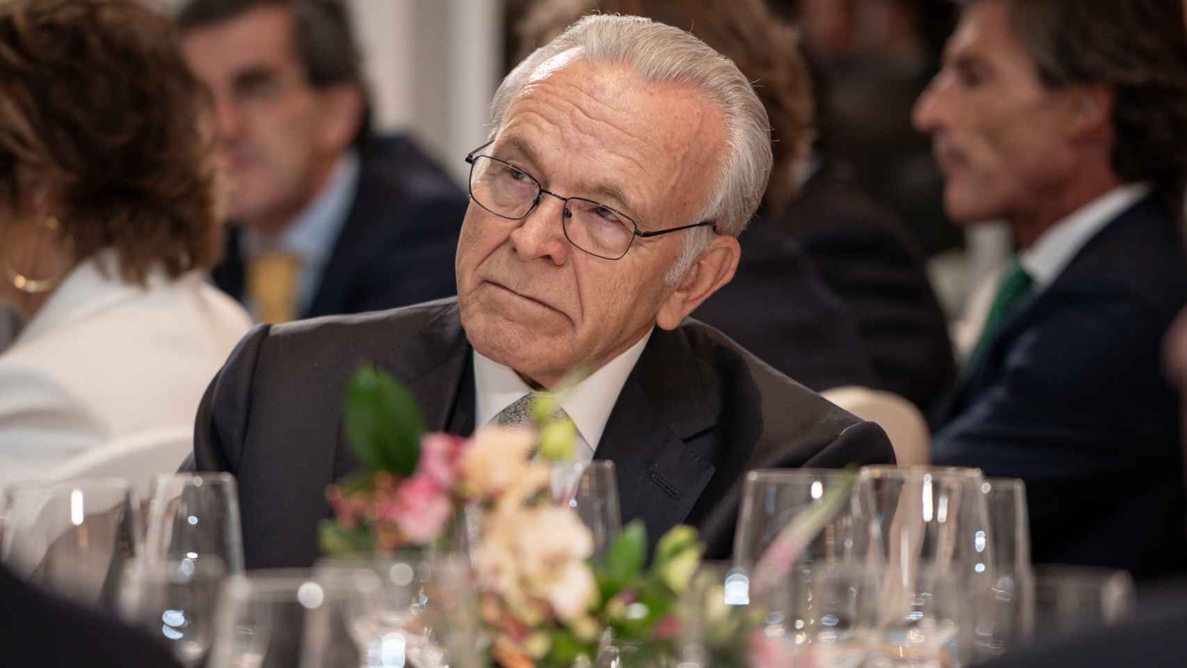Isidro Fainé, presidente de la Fundación Bancaria La Caixa, durante la entrega del premio Best CEO 2023 de Forbes a Gonzalo Gortázar.