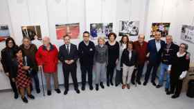 Foto de grupo con algunos de los protagonistas de la exposición