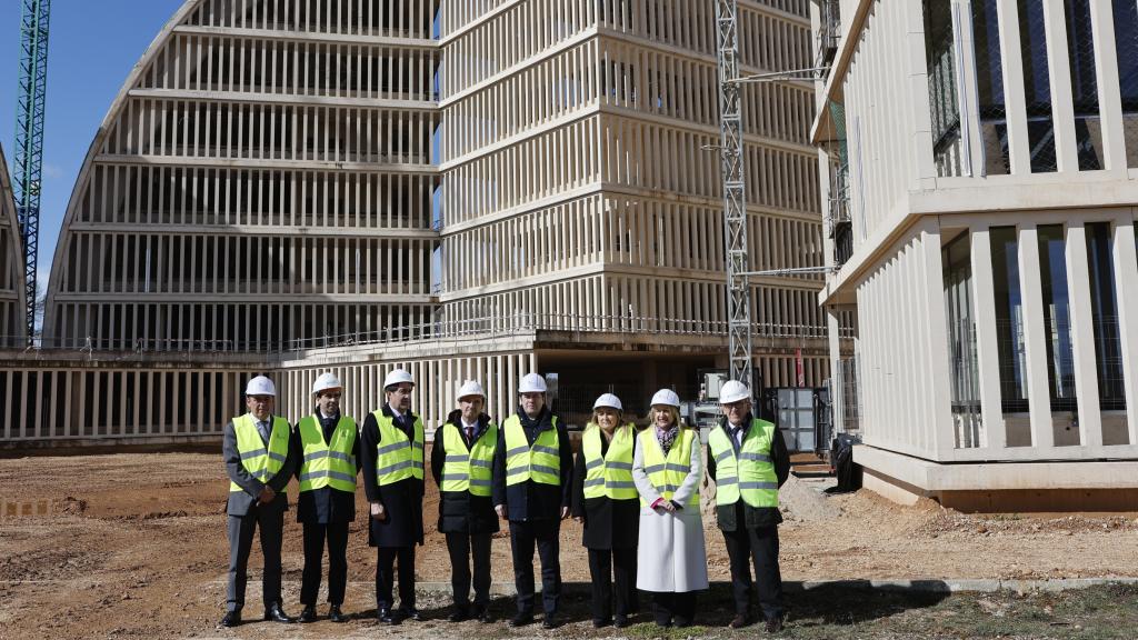 El presidente de la Junta de Castilla y León, Alfonso Fernández Mañueco, participa en el acto de presentación del proyecto de la nueva planta de producción de combustible sostenible de Solarig en Garray (Soria), este miércoles.