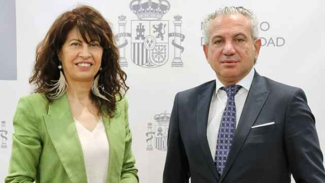 La ministra de Igualdad, Ana Redondo, y el delegado del Gobierno en Castilla y León, Nicanor Sen, durante su reunión de este miércoles.