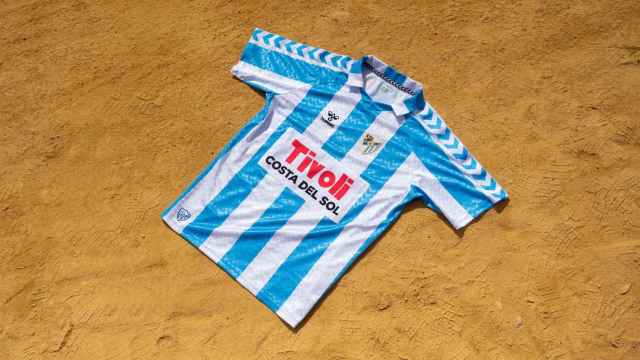 La camiseta conmemorativo de los 120 años de fútbol en Málaga