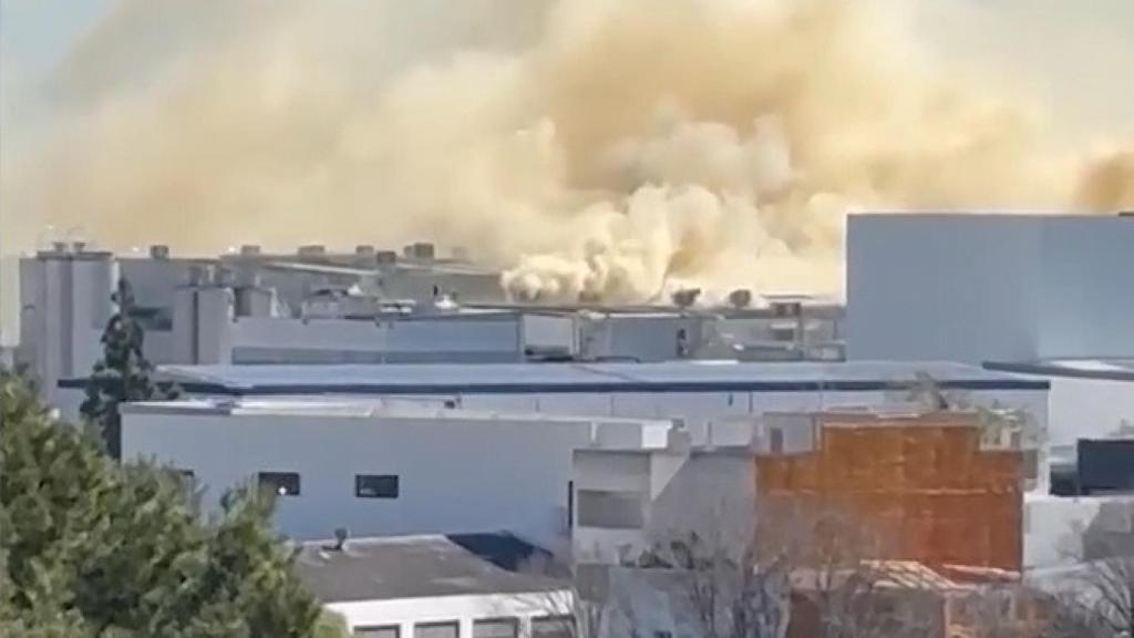 Incendio en la fábrica de Dulcesol en Gandía.