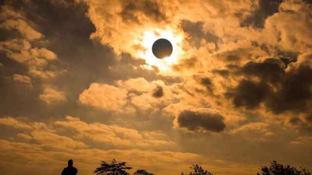 Imagen de archivo de un eclipse solar en Chile.