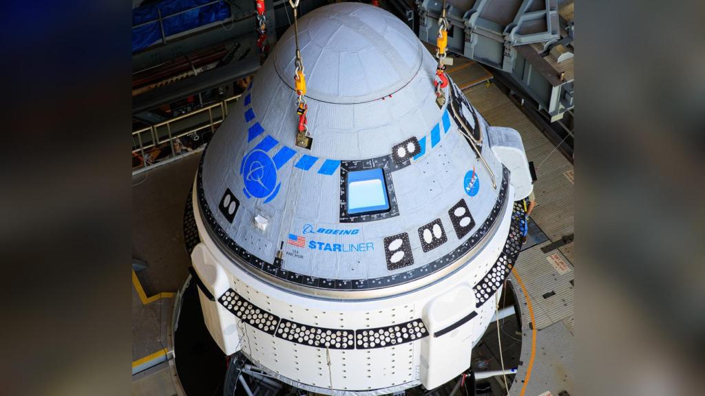 La cápsula Starliner en el Complejo 41 en la Estación de la Fuerza Espacial de Cabo Cañaveral.