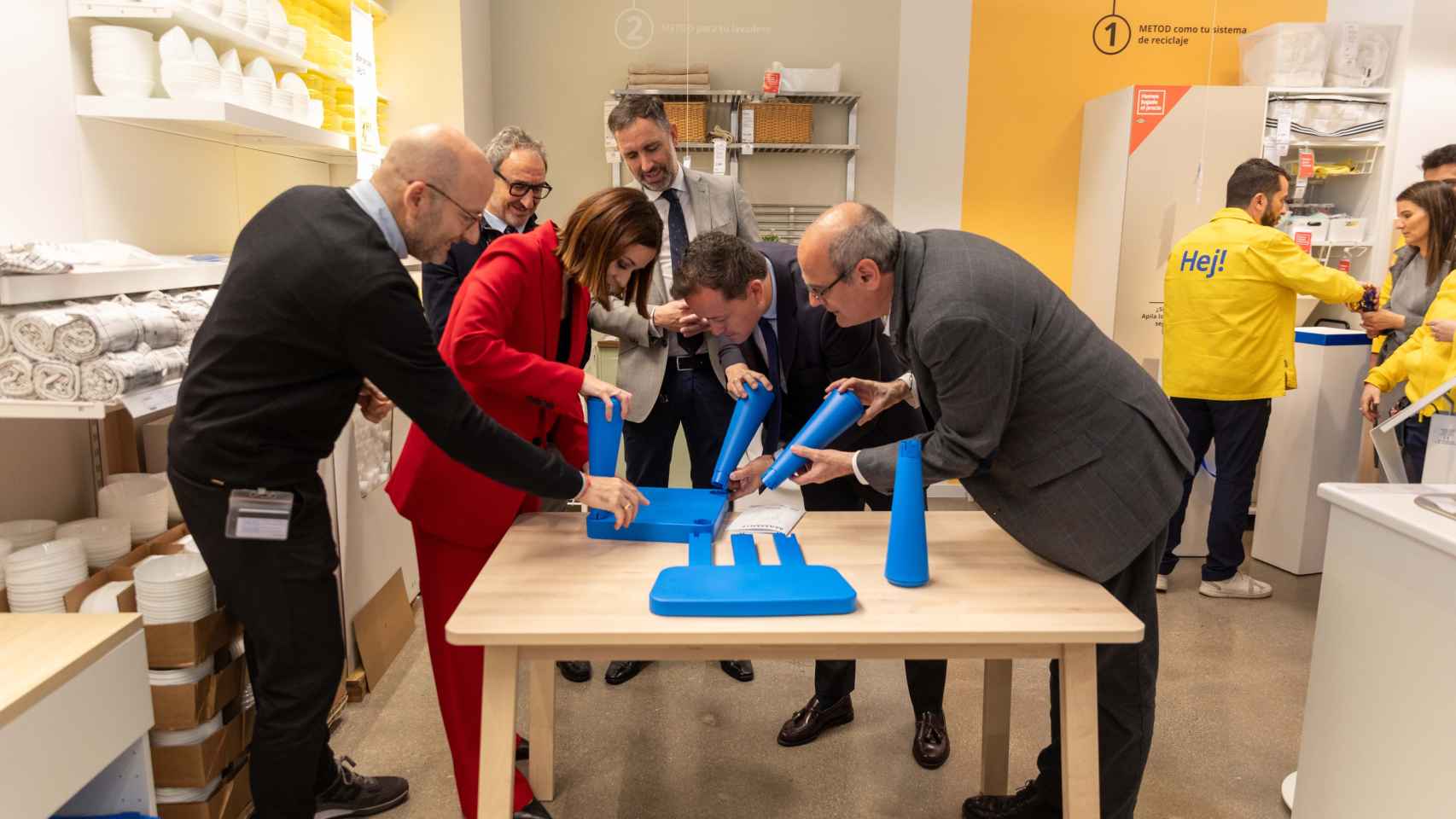 Ikea inaugura su nueva tienda en Toledo y pone al alcalde a montar muebles: todas las fotos