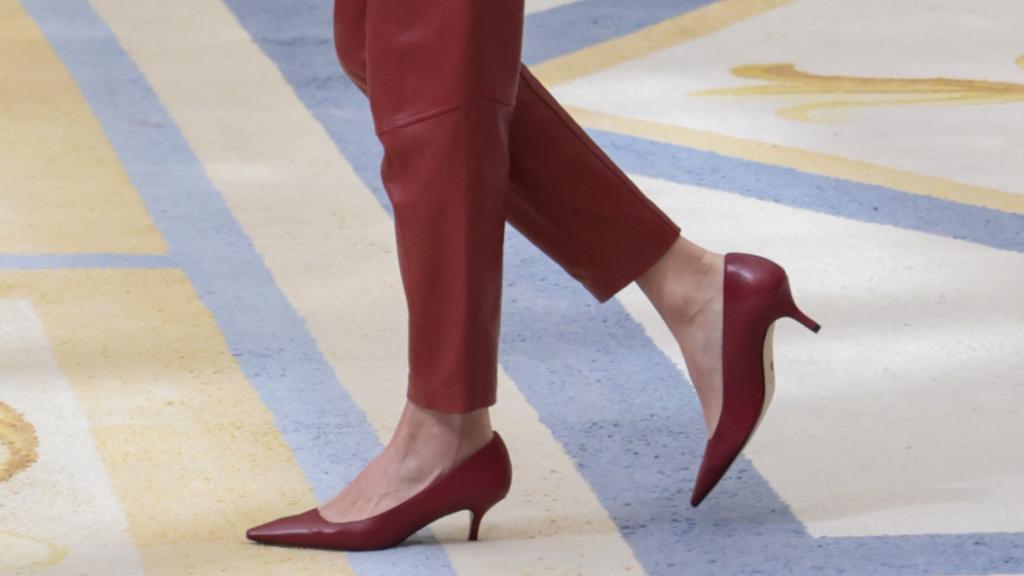 Letizia estrenaba zapatos de tacón sensato.