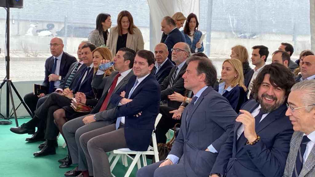 El presidente de la Junta de Castilla y León, Alfonso Fernández Mañueco, asiste a la puesta de la primera piedra de la nueva fábrica de Movilex en Miranda de Ebro