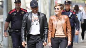 Dani Alves, con su abogada Inés Guardiola en la llegada a los juzgados.