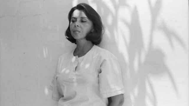 Retrato de Blanca Varela por Mariella Agois en la década de 1970. © Casa de la Literatura Peruana