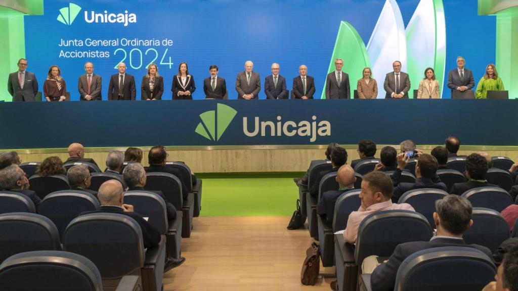 Un momento de la Junta General de Accionistas de Unicaja celebrada este viernes.