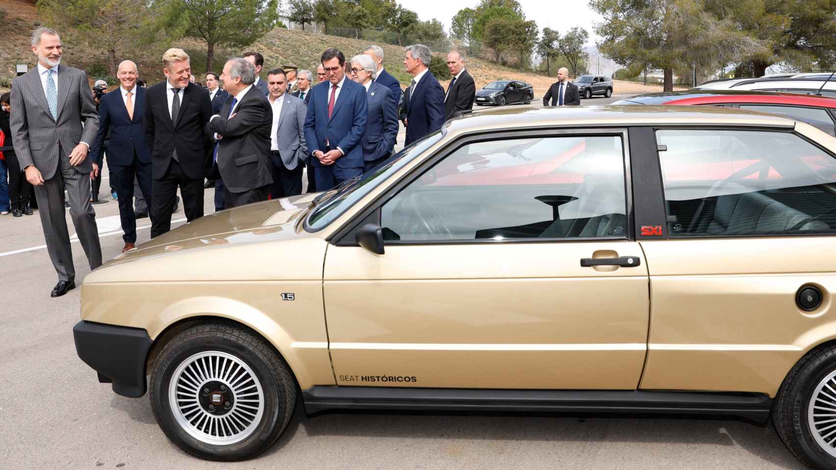 El rey Felipe se ha reencontrado con el Seat Ibiza que estrenó con 18 años.