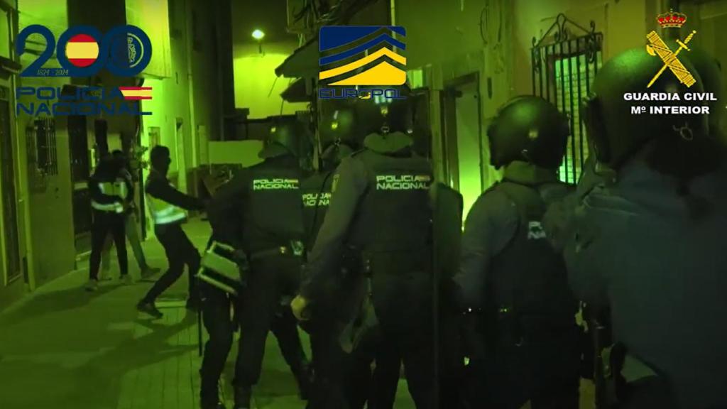 Agentes de la Policía Nacional durante una intervención este pasado mes de marzo.