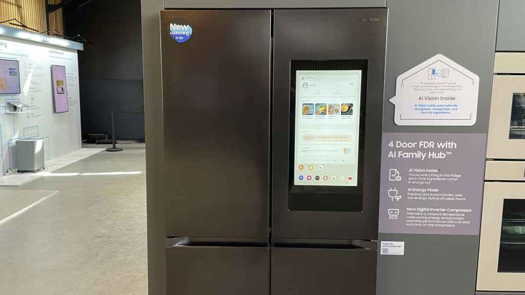 El frigorífico Samsung 4 Door FDR con AI Family Hub.