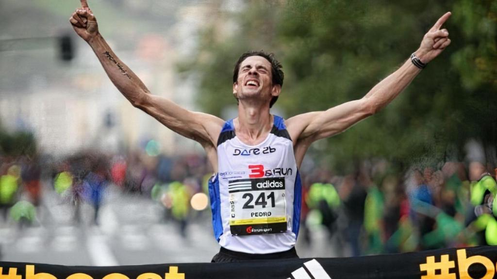 Pedro Nimo venciendo en la Behobia-San Sebastián de 2013.