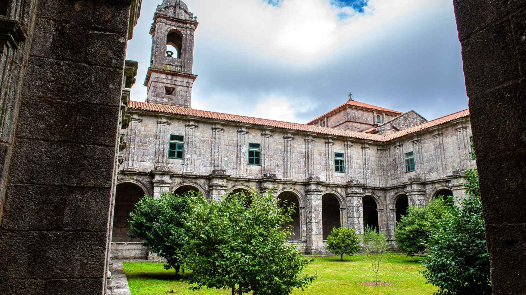 Interior del Monasterio de Armenteira.