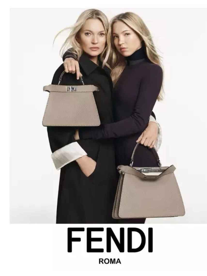 Las modelos con el bolso de Fendi