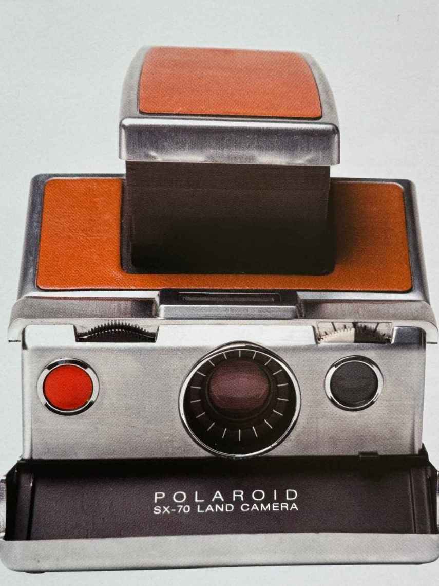 La primera Polaroid SX-70.
