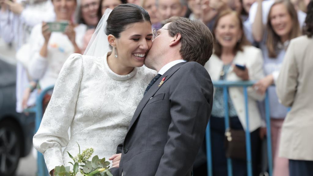 El beso de Almeida y Urquijo, el 6 de abril.