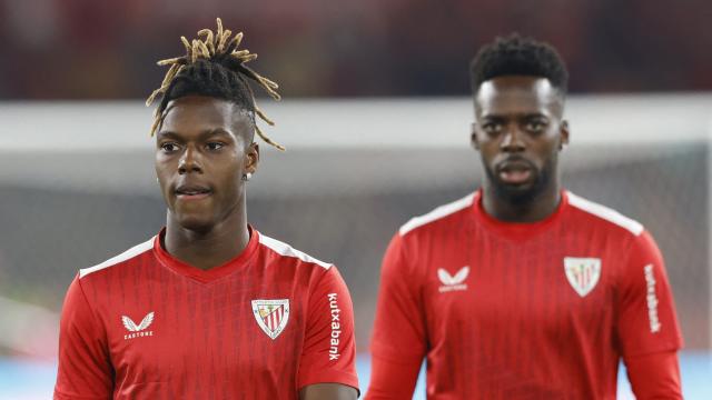 Nico e Iñaki Williams, durante el calentamiento.