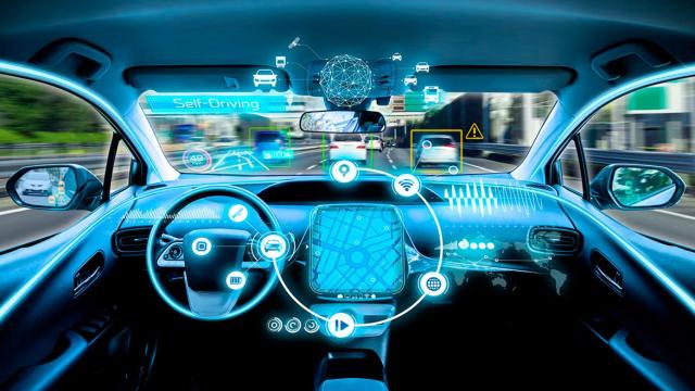 Infografía con un coche autónomo generando información y datos.