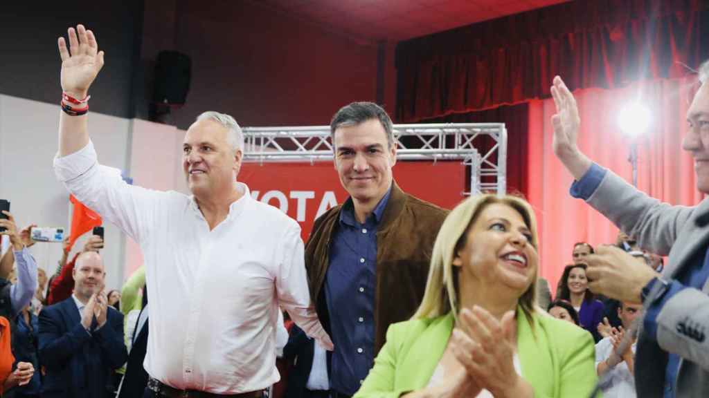 Juan Carlos Ruiz Boix junto a Pedro Sánchez en un acto del PSOE en Cádiz