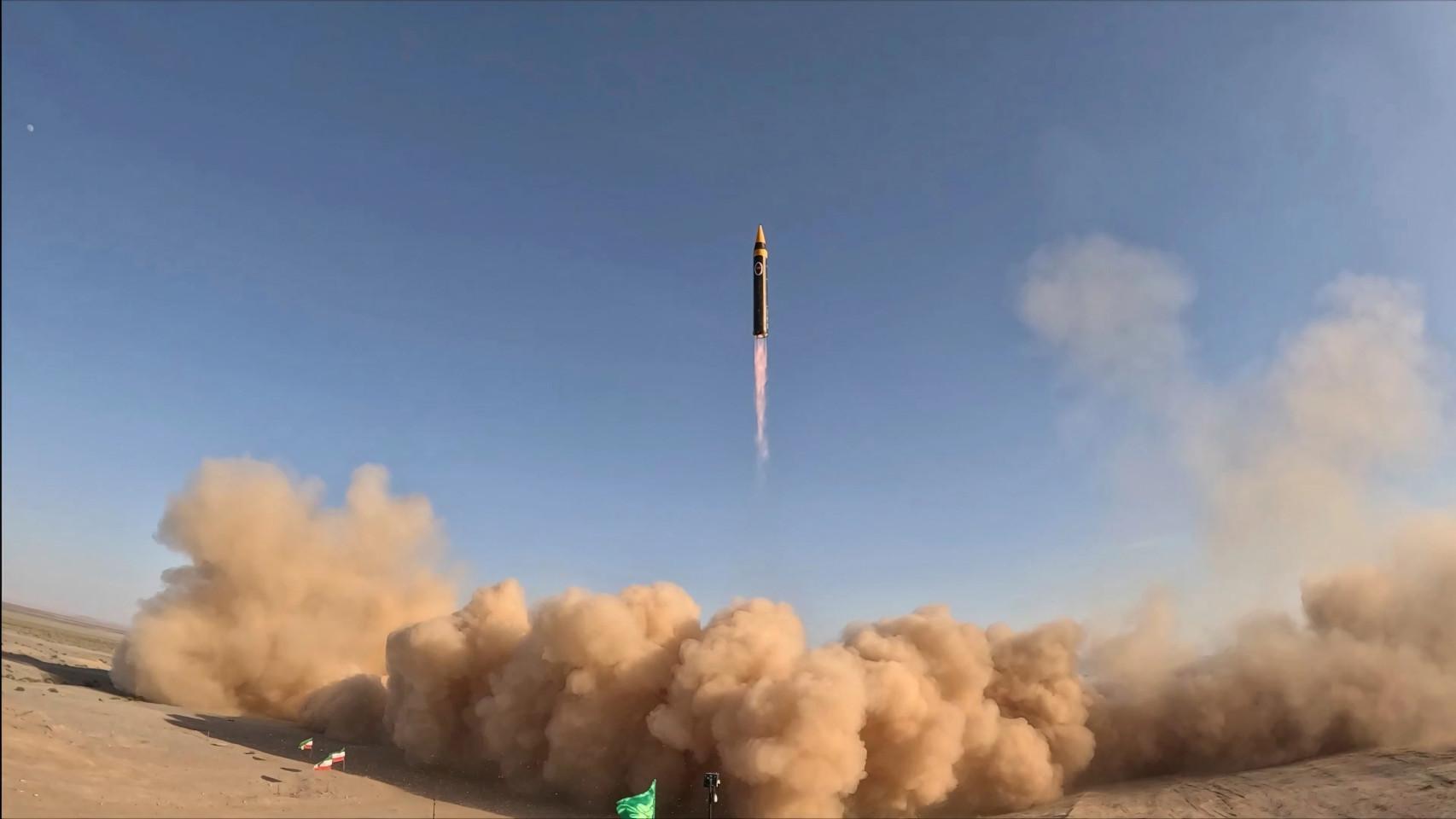 Lanzamiento misil Khorramshahr-4